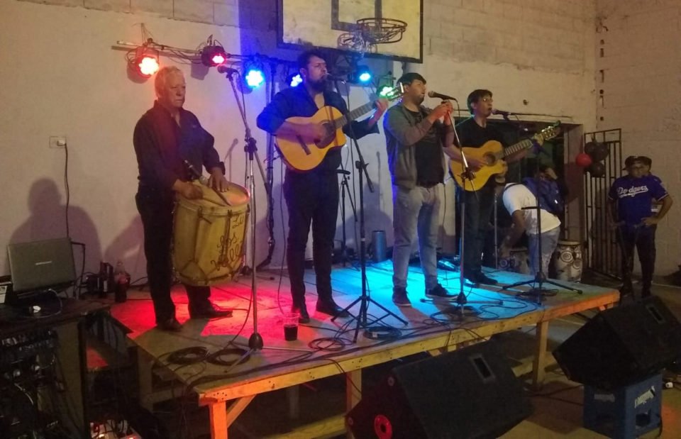Baile de carnaval en el Centro Vecinal Los Paraísos