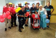 Bomberos y la Policía Barrial pasaron la tarde con los niños del Hospital de Niños Santísima Trinidad