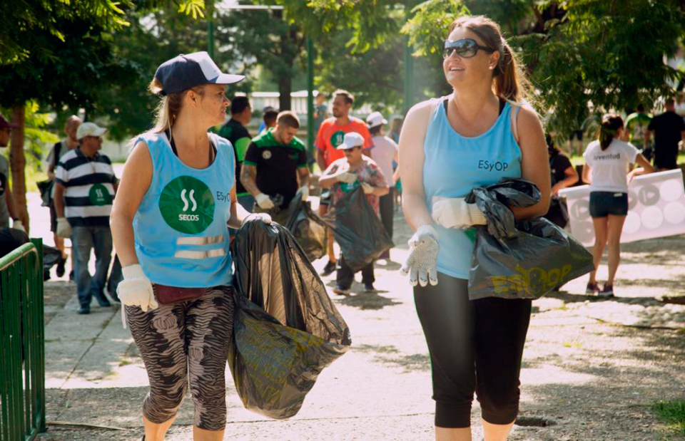 En la Costanera, se llevó a cabo la primera jornada de plogging y cuidado del Medio Ambiente