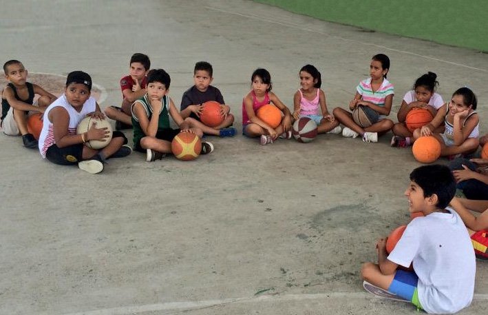 Arrancan las clases en la Escuela de Básquet del Centro Vecinal La France