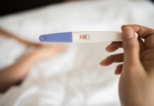 Columna de opinión: Salud y derechos mano-mujer-joven-prueba-embarazo