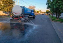 Coronavirus: desinfectaron con lavandina las calles de la zona norte