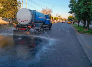 Coronavirus: desinfectaron con lavandina las calles de la zona norte