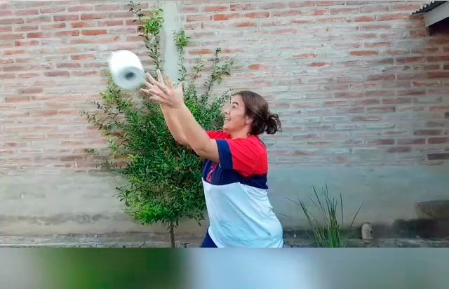 Las Mamis Handball del Peña juegan de “local” (en su casa) el partido contra el coronavirus
