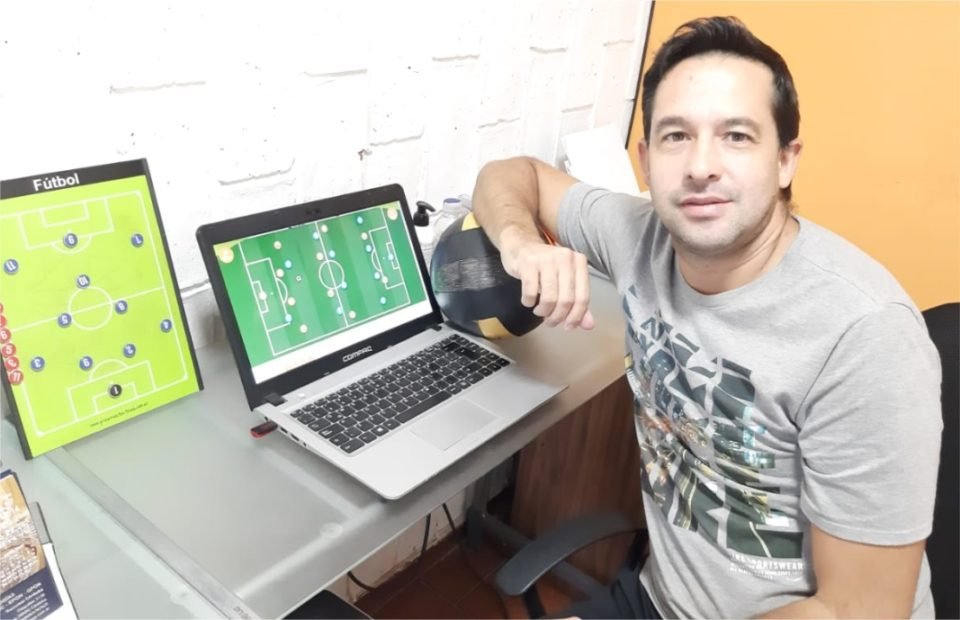 La “Brujita” Bongioanni la “rompe” con las charlas virtuales y gratuitas de fútbol