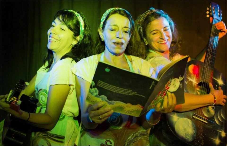 En el día del libro… ¡Qué mejor que escuchar los cuentacuentos de “Voces en el Parque”!