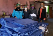 Ayudan a costureras de una Cooperativa y donan batas a Hospitales