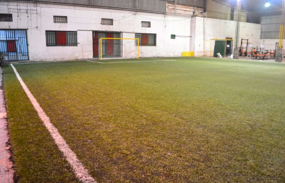 Dueños de canchas de fútbol buscan establecer un protocolo para volver a la actividad