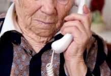 ¿Cómo funciona la línea de acompañamiento y asistencia para adultos mayores?