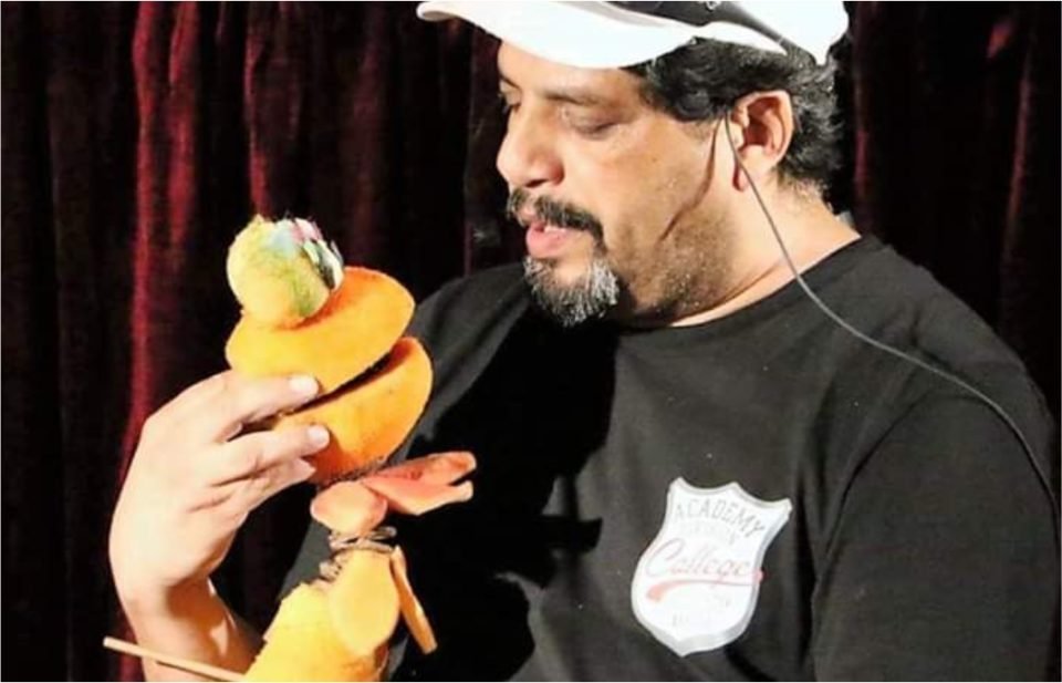 Domingo por la tarde de Títeres junto a “Carbón con Patas”
