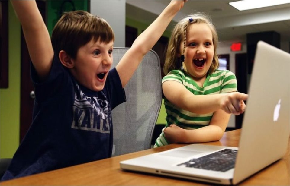 ¿Cómo crear gratis videojuegos educativos?
