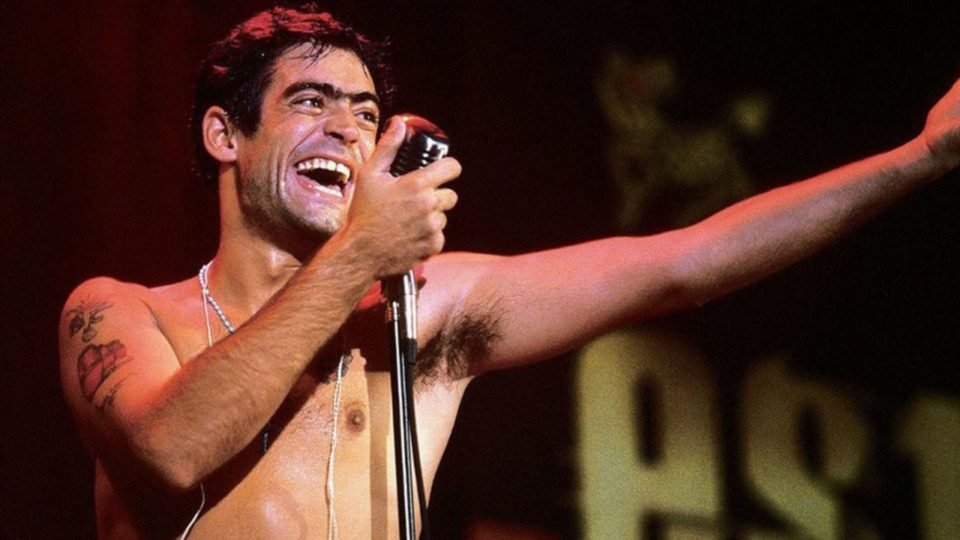 A 20 años de la muerte del “Potro” Rodrigo, revivimos su historia en imágenes