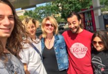 Una “familia de remate”: A través de Facebook, organizan una subasta de ropa casi sin uso