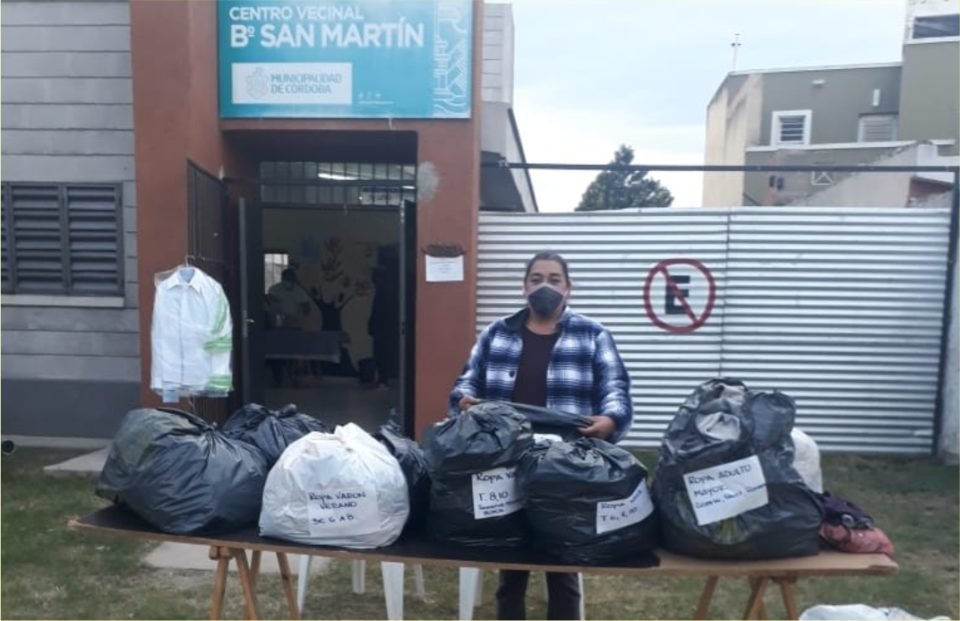 En el Centro Vecinal San Martín, todos los sábados funciona el Ropero Comunitario