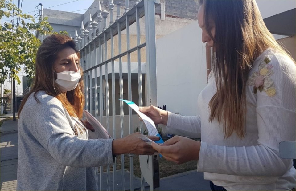 “Fomentando Huertas Agroecológicas”: Vecinos de Poeta Lugones y Nuevo Poeta recibieron semillas de estación