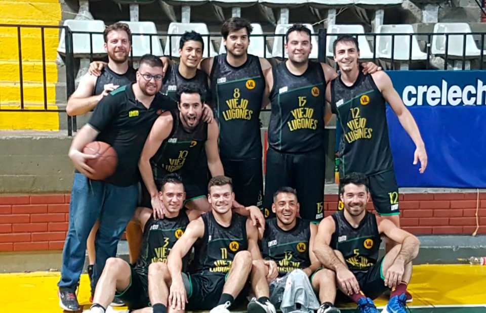 Viejo Lugones: Un equipo de amigos unidos por el básquet y el club Poeta Lugones