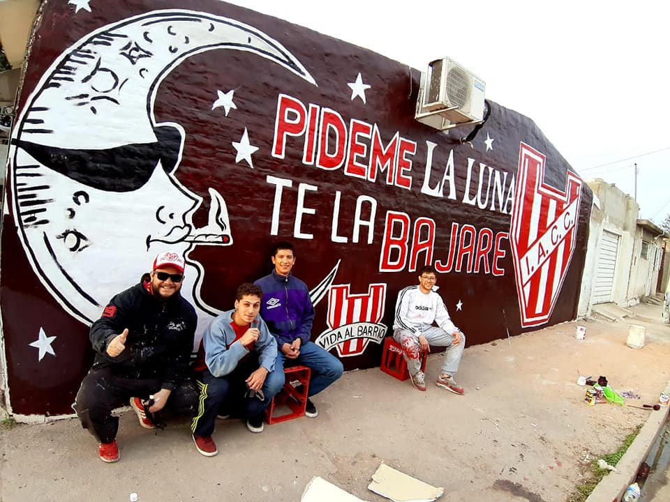A través de pinturas y murales, fanáticos de Instituto le dan “Vida al barrio y al estadio”
