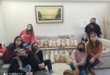 Mamis solidarias, donaron sorpresitas para la campaña del Club Poeta Lugones