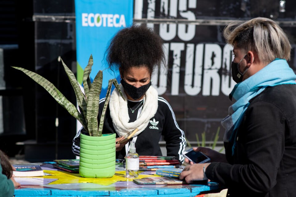 Ecoteca, la biblioteca colaborativa que incentiva la lectura y el reciclaje