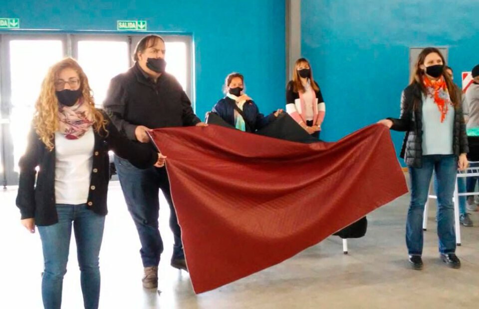 En el Parque Educativo Norte, entregaron 50 frazadas para familias de la zona norte