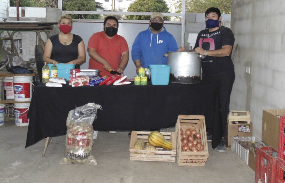 Frente a la pandemia, se multiplican las ollas populares en los barrios