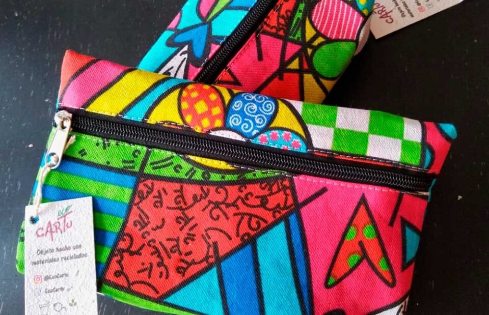 Fabrican cartucheras ecológicas con sachets reciclados