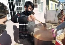 Jóvenes brindan almuerzos solidarios en barrios y colaboran con Merenderos