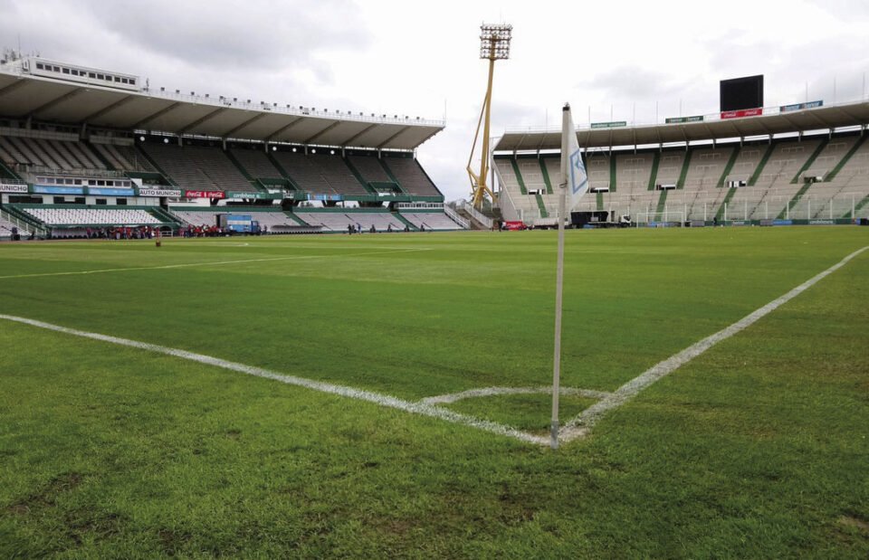 Referentes del sector, analizan cómo será el regreso del fútbol argentino