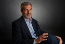 “Los padres terminan decidiendo más por cansancio que por convicción”