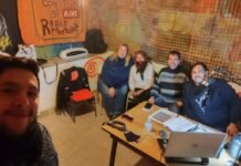 “Cornú en vivo”: En qué consiste el programa de radio que crearon los docentes para dar clases Villa Cornú