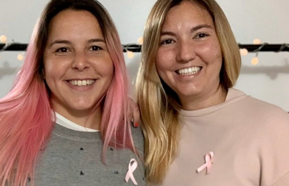“El hilo rosa”: una comunidad creada por mujeres para ayudar a otras con cáncer de mama