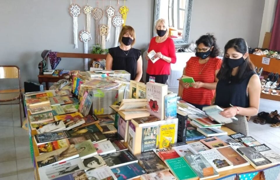 La Feria Solidaria celebró sus 3 años con una “Feria de Libros” en la Capilla San Jorge de B° Las Magnolias