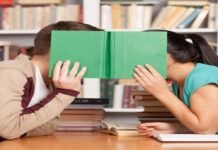 Tinder de libros: cómo funciona la nueva web que conecta a los “amantes” de la lectura