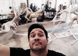 “A los 14 o 15 años empecé con la escultura, a probar y experimentar con todo tipo de materiales” esculturas