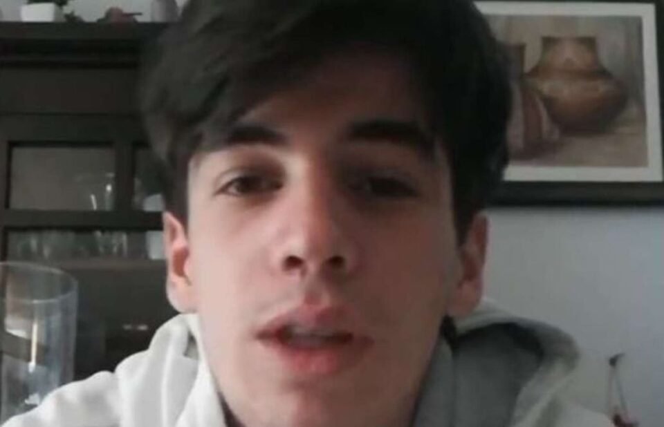 ¡Todo sea por mamá! Un joven cordobés hizo una rifa solidaria para costear su tratamiento