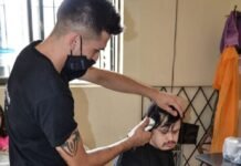 Peluqueros y barberos realizaron cortes solidarios para niños en el Centro Vecinal San Martín Corte Solidario