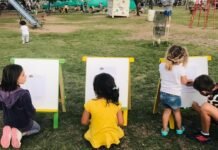 Feria de los jardines: Los niños le escribieron su “carta a Papá Noel” en Nuevo Poeta Lugones Jardines