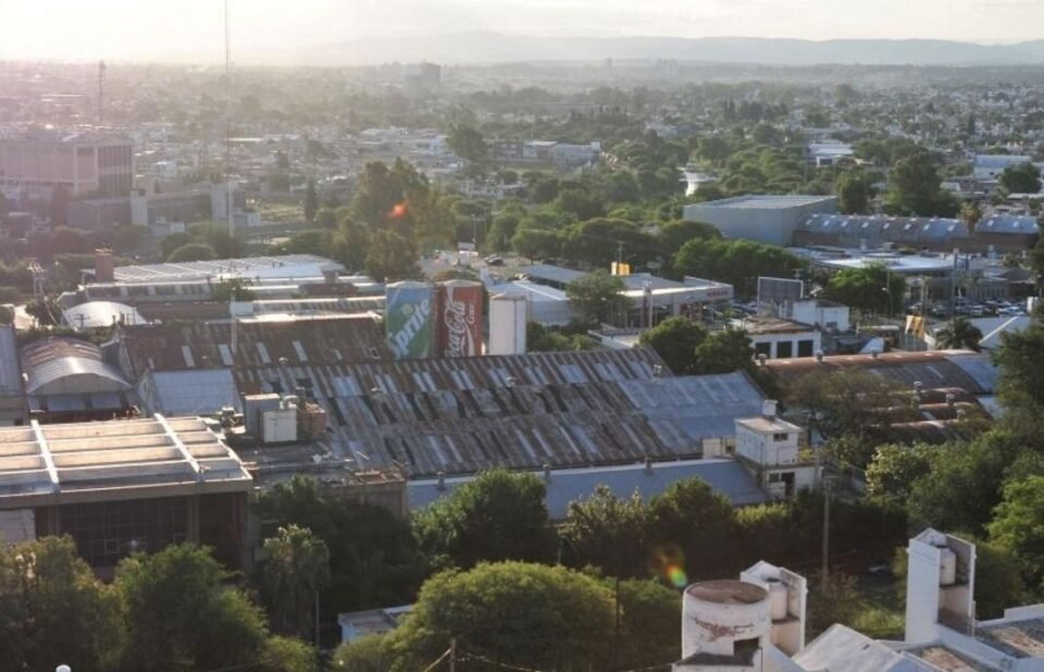 La ex planta de la Coca Cola en Av. Castro Barros, un emblema de la zona norte
