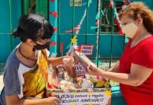 El Centro Vecinal Zumarán entregó los budines y los pan dulces a las familias de la zona