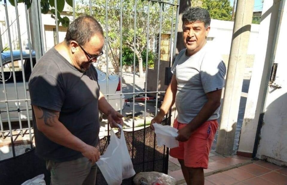 Vecinos de la seccional 9° entregaron bolsones navideños a 80 familias del sector