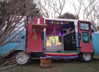 Combi Online: El increíble proyecto de cine móvil cordobés Combi Online