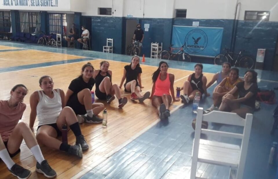 En el Club Matienzo comenzaron los entrenamientos de básquet femenino