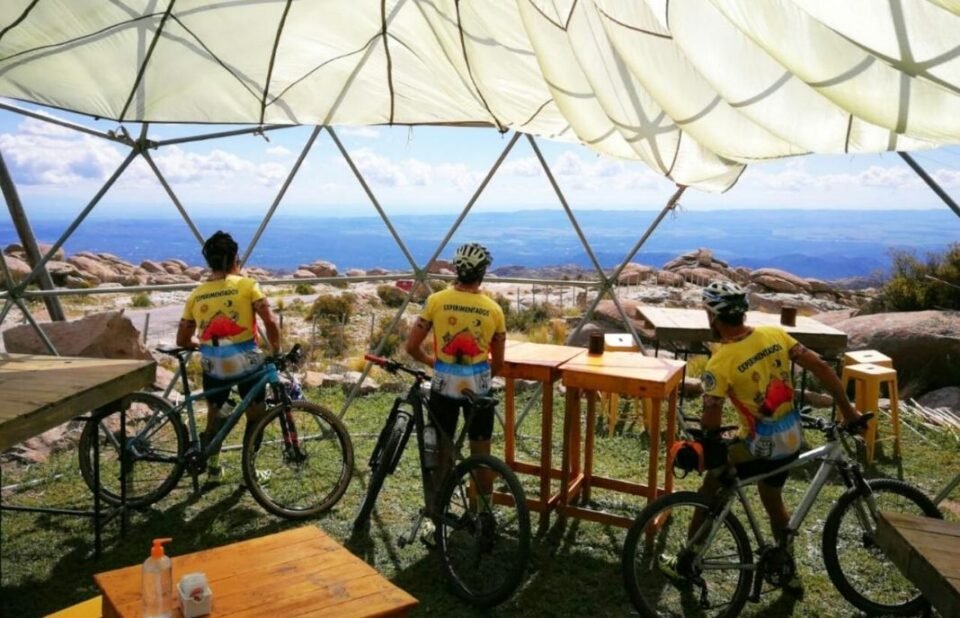 Tres ciclistas y un desafío: Recorrer la Ruta 40 en 30 días
