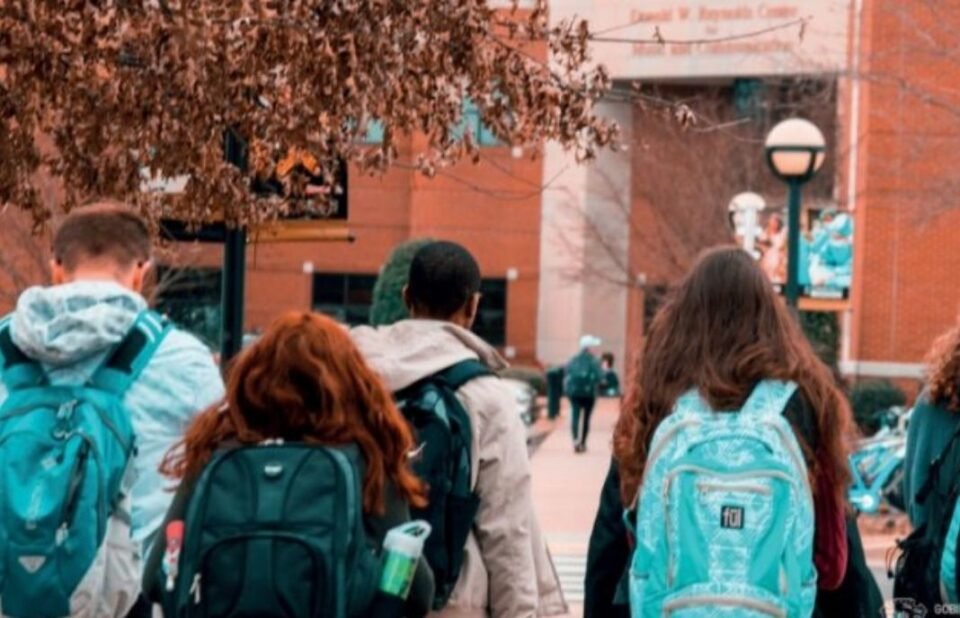 El programa “Tutores Pares” de la Agencia Córdoba Joven abre la convocatoria 2021