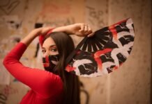 Con la vista al “Norte”: los jóvenes cordobeses que reinventaron el abanico y lo volvieron tendencia Abanicos