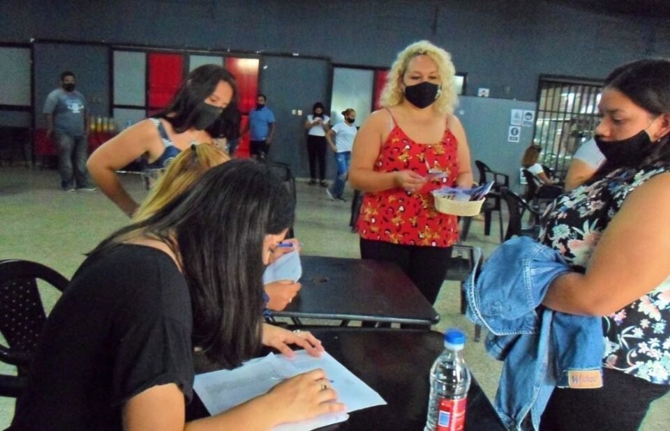En la seccional novena se realizó una charla-debate sobre “Las mujeres y la lucha por la igualdad de derechos”