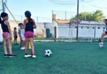En el Club Huracán está funcionando la Escuelita de Fútbol Femenino