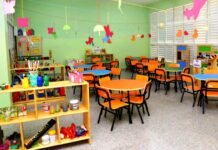 Las Seños del sector reviven su etapa como niñas en el Jardín de Infantes Jardines de Infantes