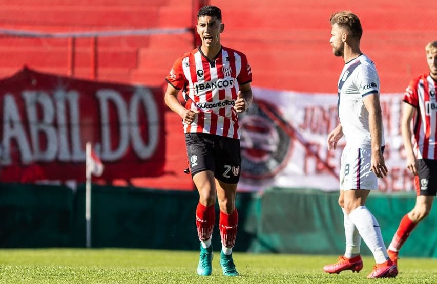Con 18 años, Nicolás Vaquer debutó en la primera de Instituto