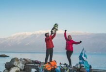 Son cordobeses y recorren Italia en bicicleta con su perrita Bicicleta